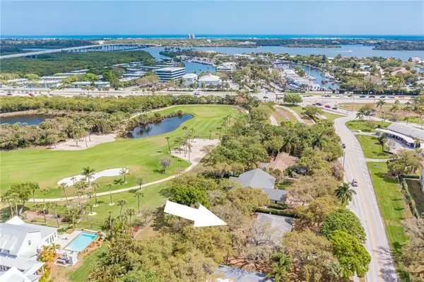 544 Royal Palm Place, Vero Beach, FL 32960