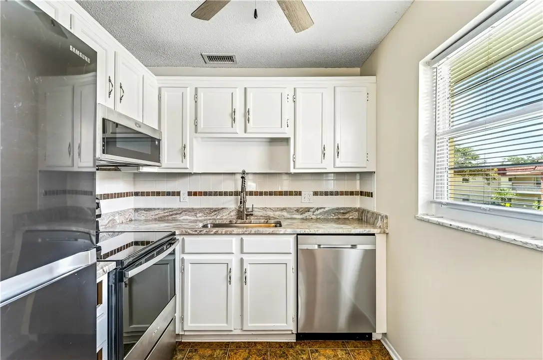 6 Vista Palm Lane #205, Vero Beach, FL 32962 - Image #1