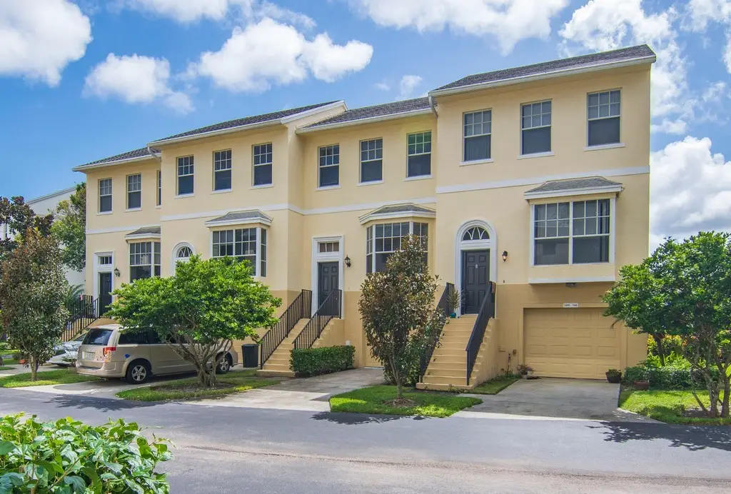 1695 42nd Square #103, Vero Beach, FL 32960 - Image #1