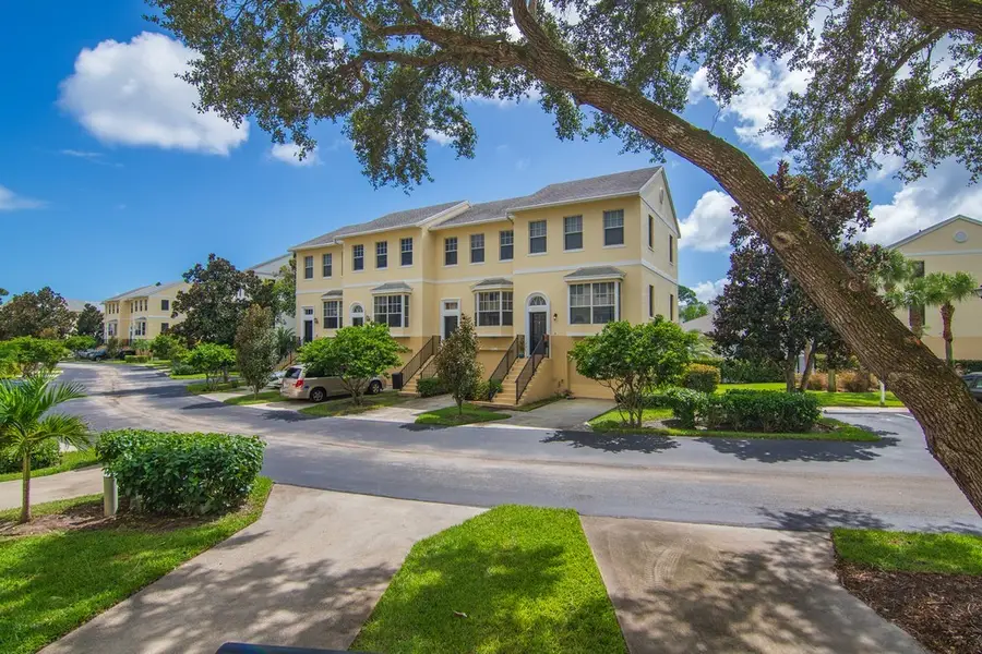 1695 42nd Square #103, Vero Beach, FL 32960 - Image #2