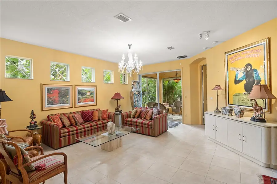 391 W Tangerine Square Sw, Vero Beach, FL 32968 - Image #2