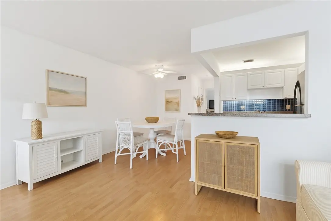 68 Royal Oak Court #204, Vero Beach, FL 32962 - Image #1