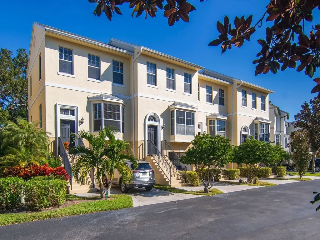 1680 42nd Square #101, Vero Beach, FL 32960 - Image #1
