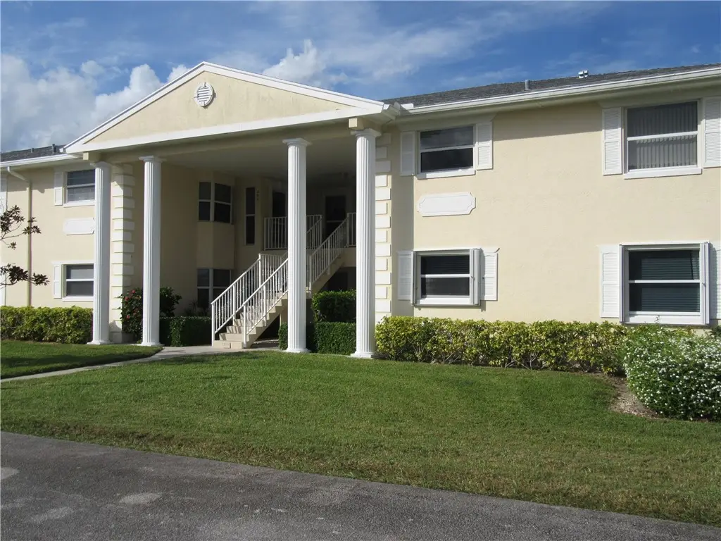 670 E Lake Jasmine Circle #106, Vero Beach, FL 32962 - Image #1