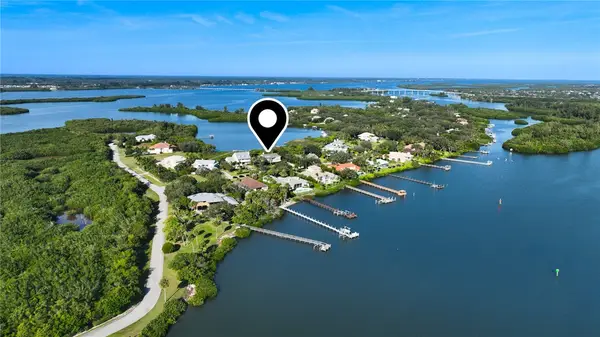 8525 Seacrest Drive, Vero Beach, FL 32963