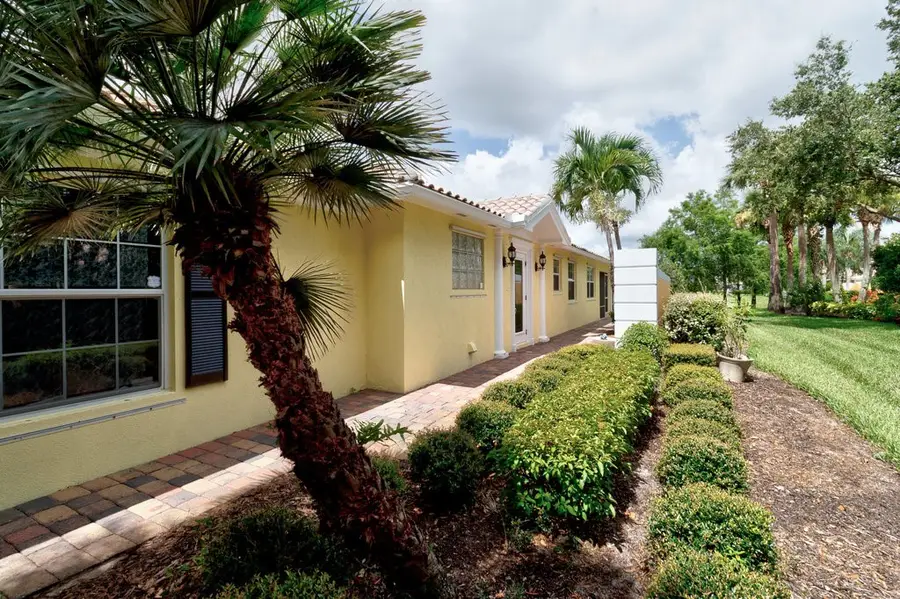 4934 Corsica Square, Vero Beach, FL 32967 - Image #2