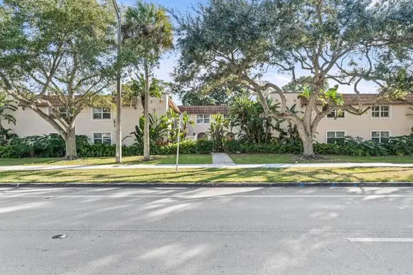 715 20th Street #202, Vero Beach, FL 32960