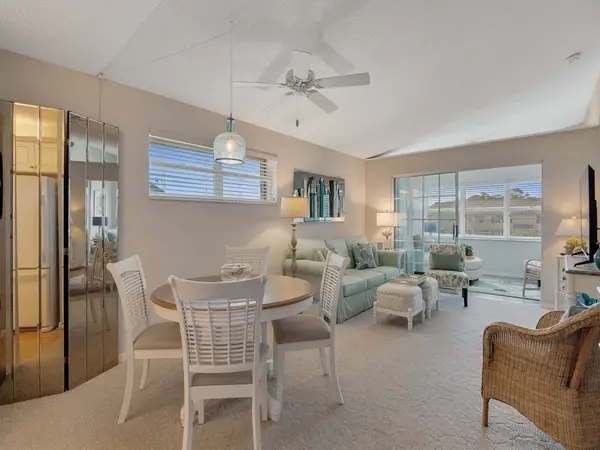 675 W Lake Jasmine Circle #208, Vero Beach, FL 32962