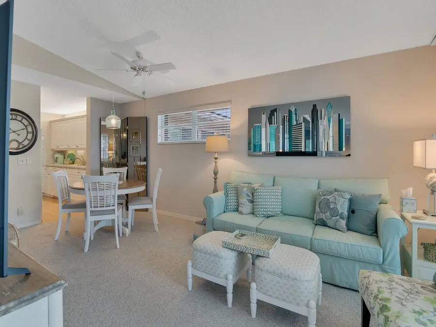 675 W Lake Jasmine Circle #208, Vero Beach, FL 32962 - Image #2