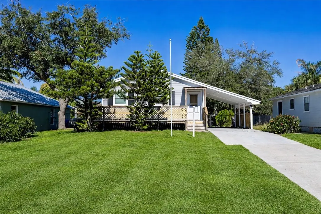 344 13th Place Sw, Vero Beach, FL 32962 - Image #1