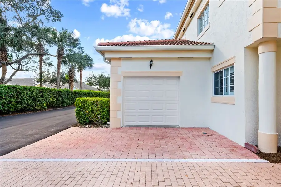 512 7th Square #101, Vero Beach, FL 32962 - Image #3