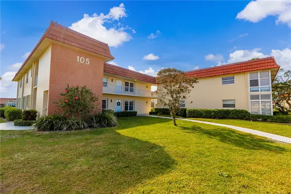 105 Spring Lake Court #203, Vero Beach, FL 32962