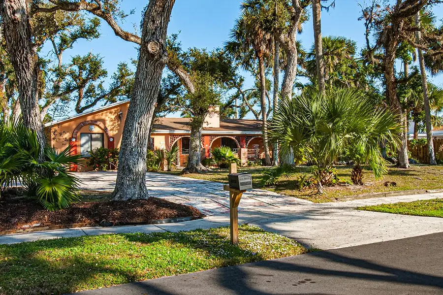 575 Acacia Road, Vero Beach, FL 32963 - Image #2