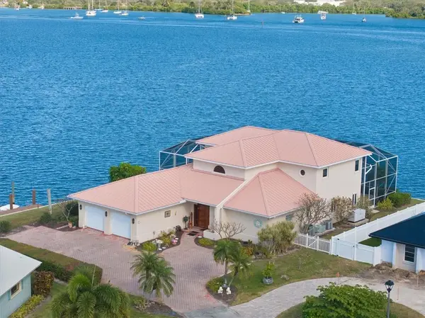 2 Seahorse Lane, Vero Beach, FL 32960