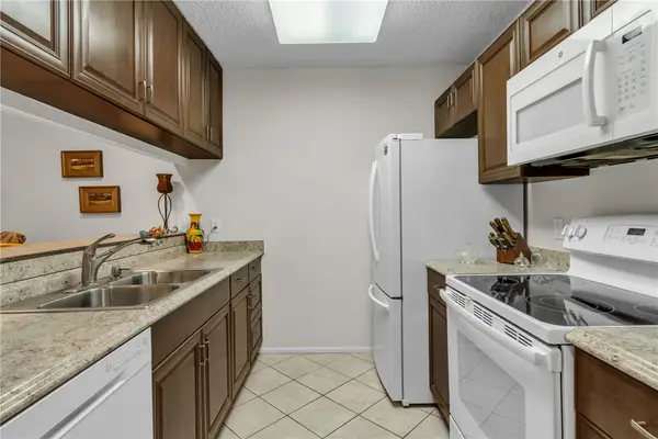 9 Plantation Drive #102, Vero Beach, FL 32966