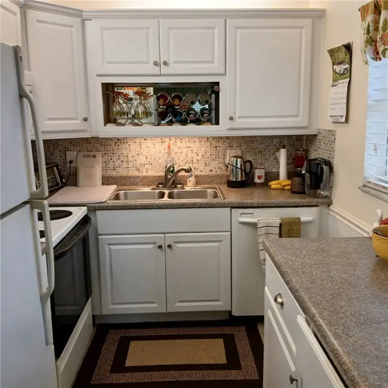 29 Pine Arbor Lane #205, Vero Beach, FL 32962 - Image #1