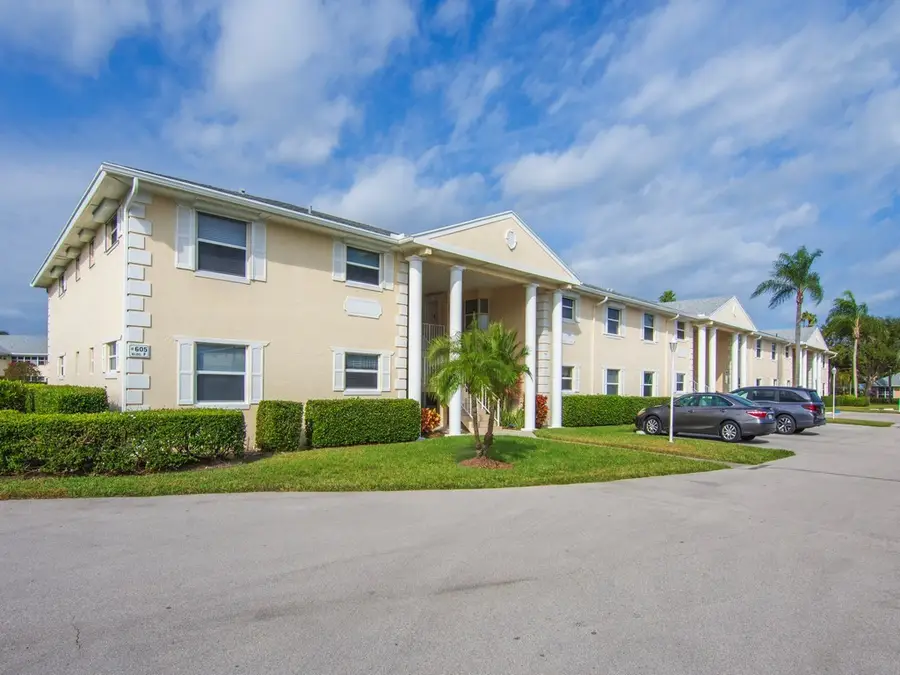 605 W Lake Jasmine Circle #106, Vero Beach, FL 32962 - Image #3
