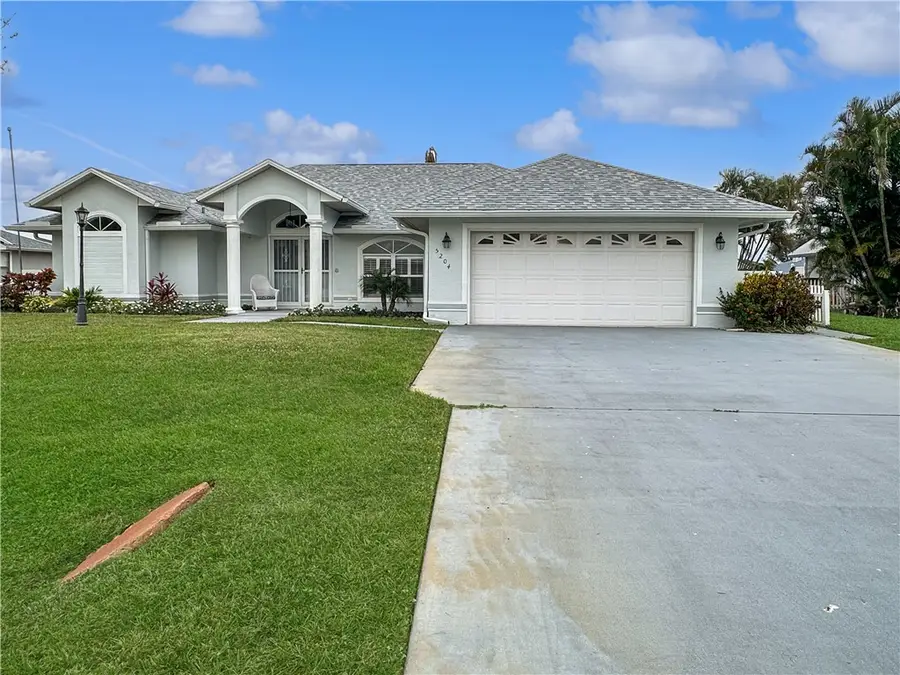 5204 Feather Creek Drive, Fort Pierce, FL 34951 - Image #2