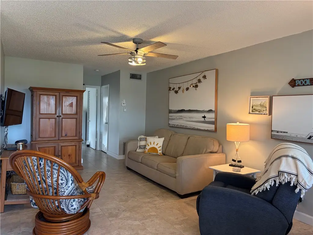 34 Pine Arbor Lane #203, Vero Beach, FL 32962 - Image #1