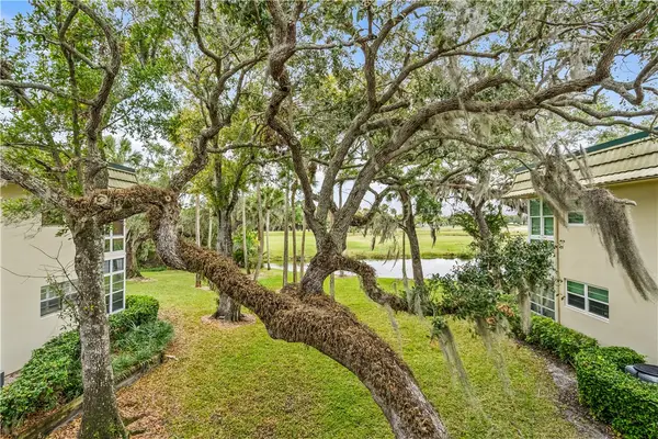 11 Vista Gardens Trail #204, Vero Beach, FL 32962