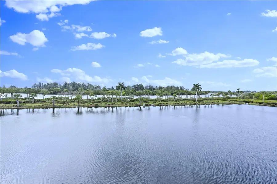 9025 Somerset Bay Lane #302, Vero Beach, FL 32963 - Image #2