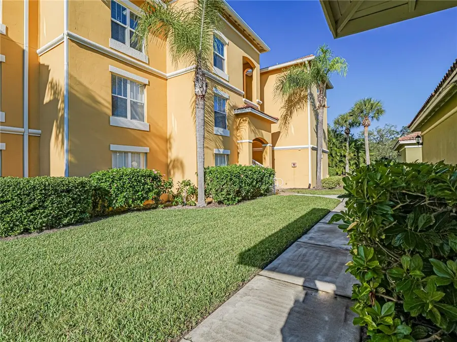 5090 Fairways Circle #H206, Vero Beach, FL 32967 - #2