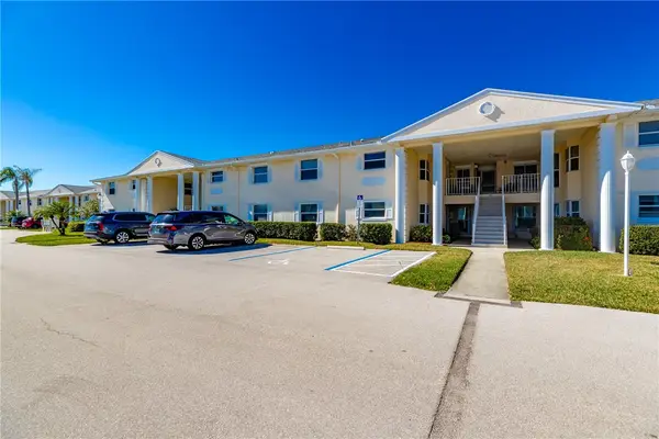 605 W Lake Jasmine Circle #204, Vero Beach, FL 32962