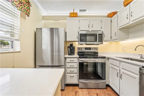 33 Pine Arbor Lane #102, Vero Beach, FL 32962