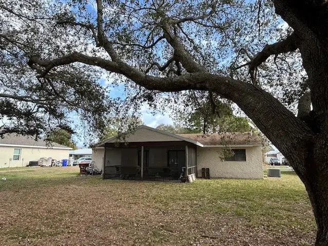 2235 17th Avenue Sw, Vero Beach, FL 32962 - #2