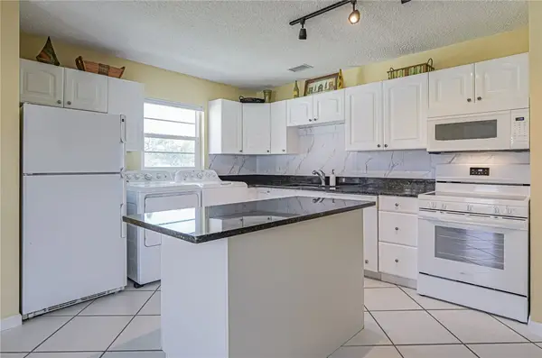 11 Vista Palm Lane #203, Vero Beach, FL 32962