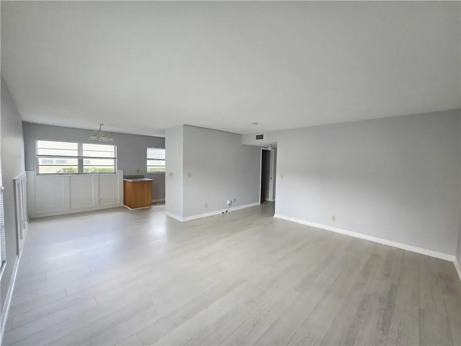 36 Pine Arbor Lane #102, Vero Beach, FL 32962 - Image #2