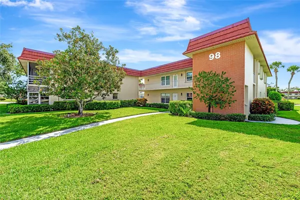 98 Spring Lake Drive #103, Vero Beach, FL 32962