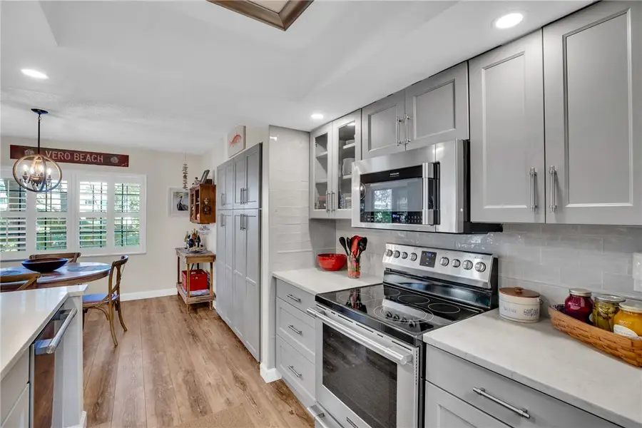 910 E Causeway Boulevard #B11, Vero Beach, FL 32963 - Image #2