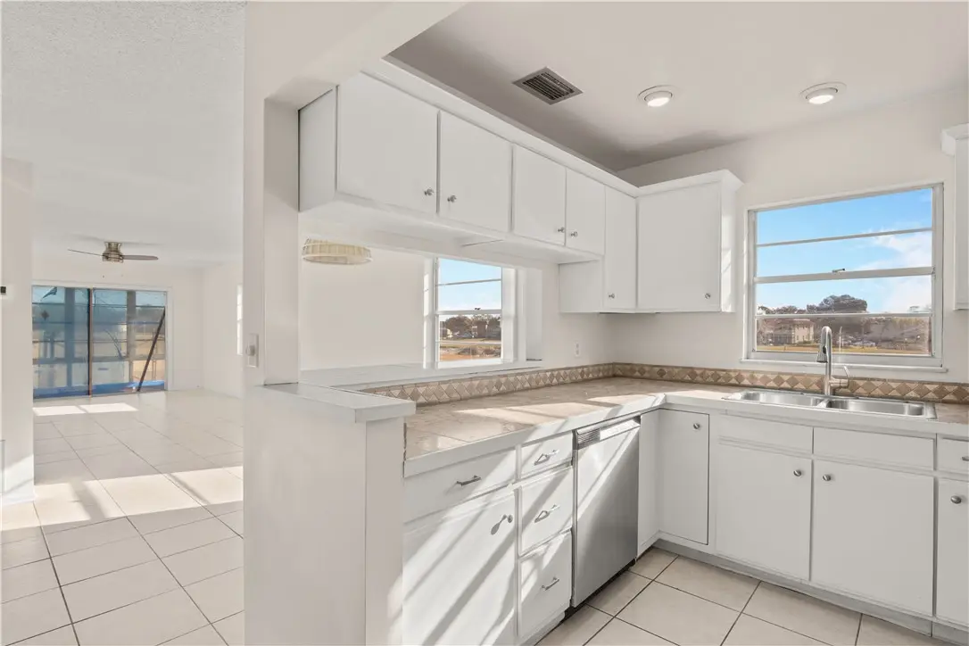 11 Vista Palm Lane #201, Vero Beach, FL 32962 - #1