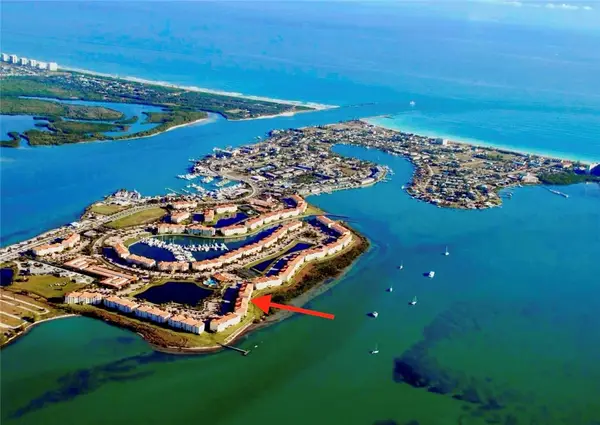 29 Harbour Isle Drive #PH-01, Hutchinson Island, FL 34949