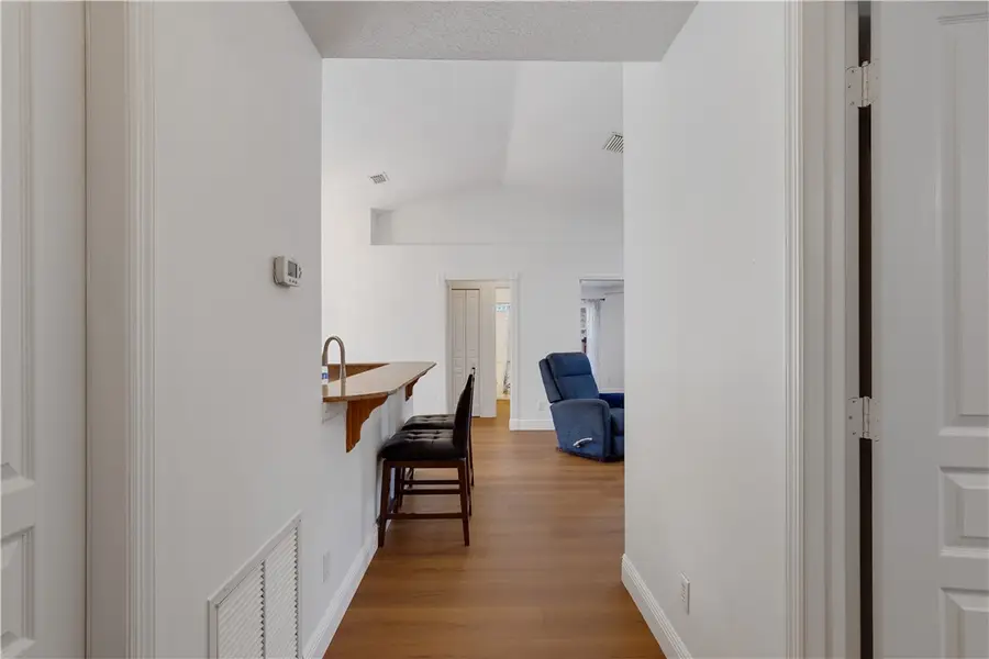 1175 13th Avenue Sw, Vero Beach, FL 32962 - Image #2