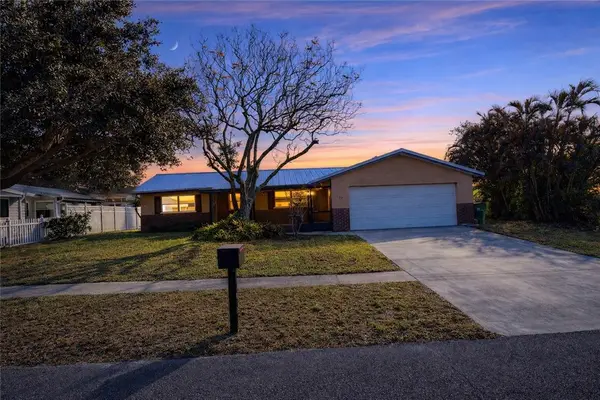 909 Canal Circle, Sebastian, FL 32958