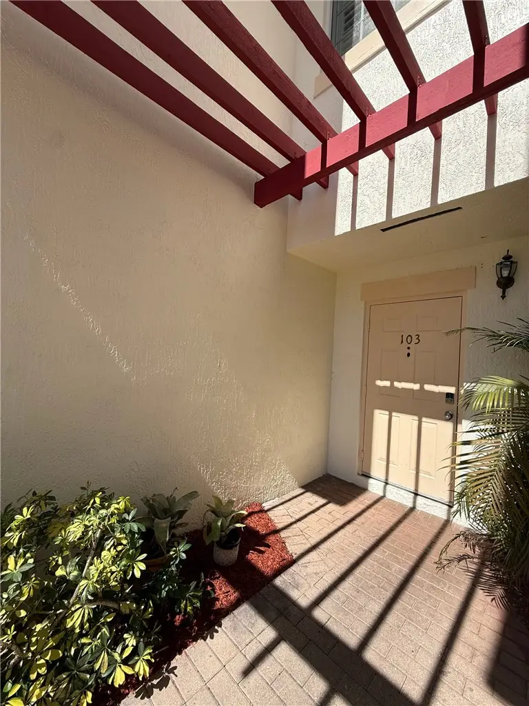 504 7th Square #103, Vero Beach, FL 32962 - #2