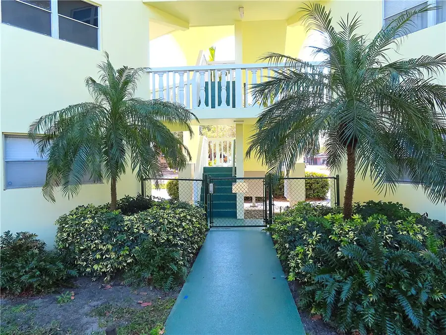 1100 Ponce De Leon Circle #204, Vero Beach, FL 32960 - #3