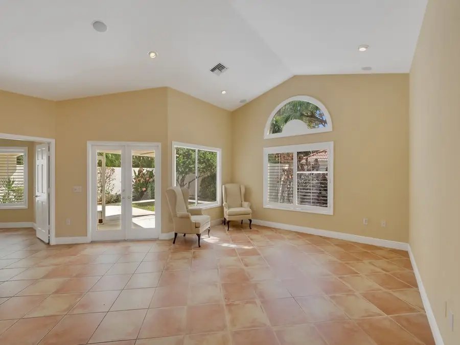 210 N Carmel Court, Vero Beach, FL 32963 - #3