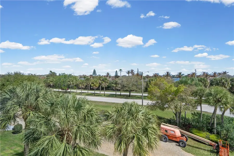 2333 Indian River Boulevard #401, Vero Beach, FL 32960 - #3