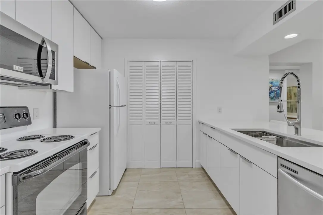 38 Plantation Drive #201, Vero Beach, FL 32966 - #1