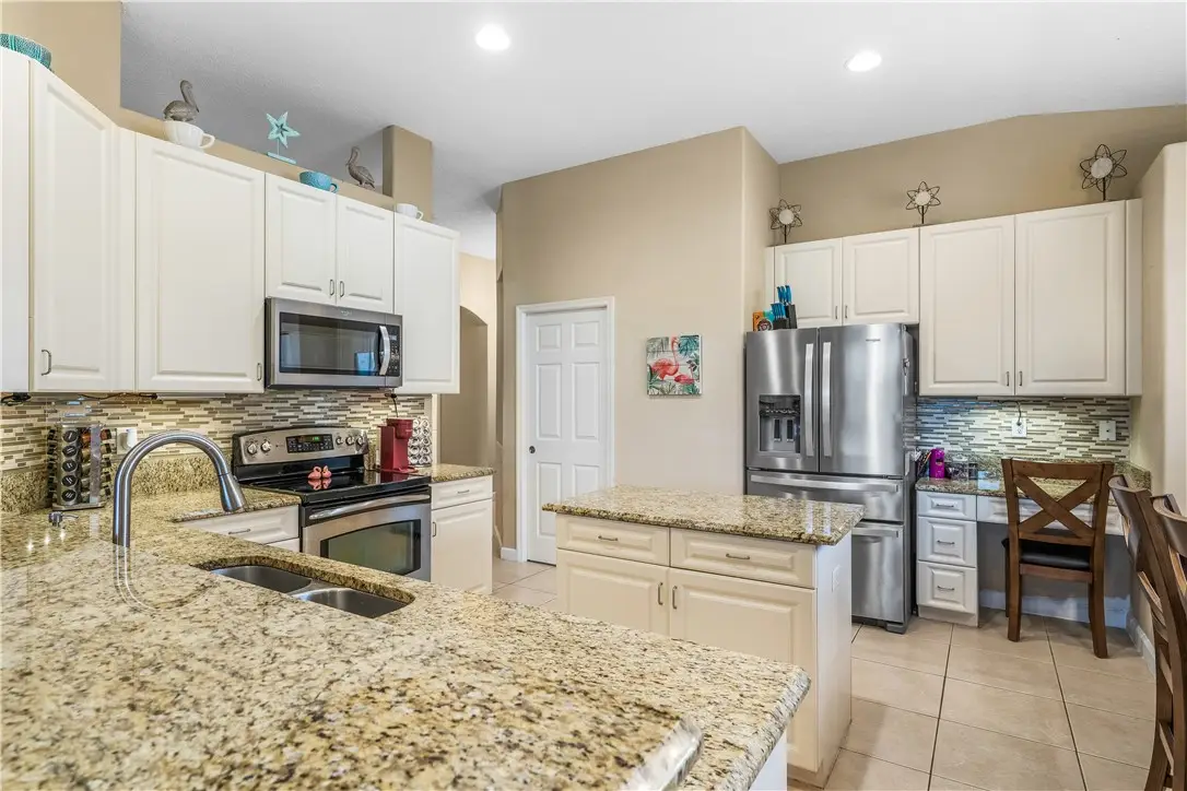 3134 Ashford Square, Vero Beach, FL 32966 - #1