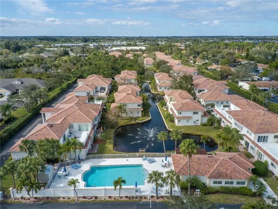 560 7th Square #102, Vero Beach, FL 32962 - #2
