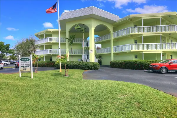 1100 W Ponce De Leon Circle W #W305, Vero Beach, FL 32960
