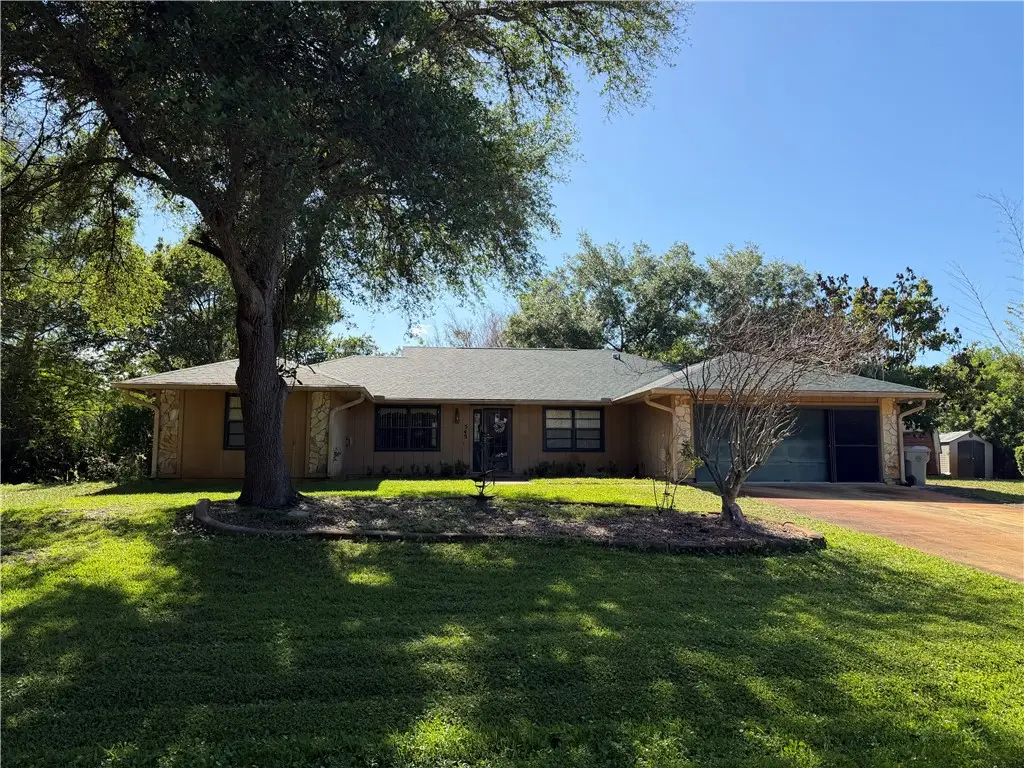 545 39th Court, Vero Beach, FL 32968 - #1