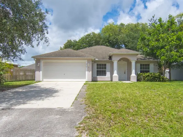 8945 103rd Avenue, Vero Beach, FL 32967
