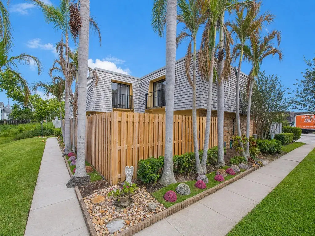 375 S Waverly Place #1D, Vero Beach, FL 32960 - #1