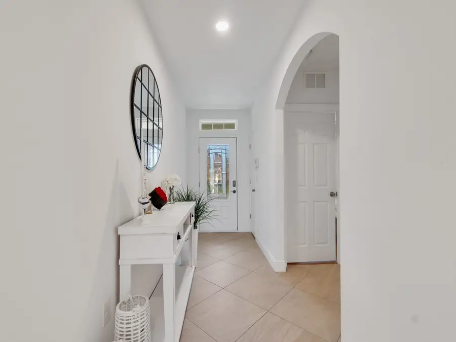 343 Lexington Court Sw, Vero Beach, FL 32962 - #2