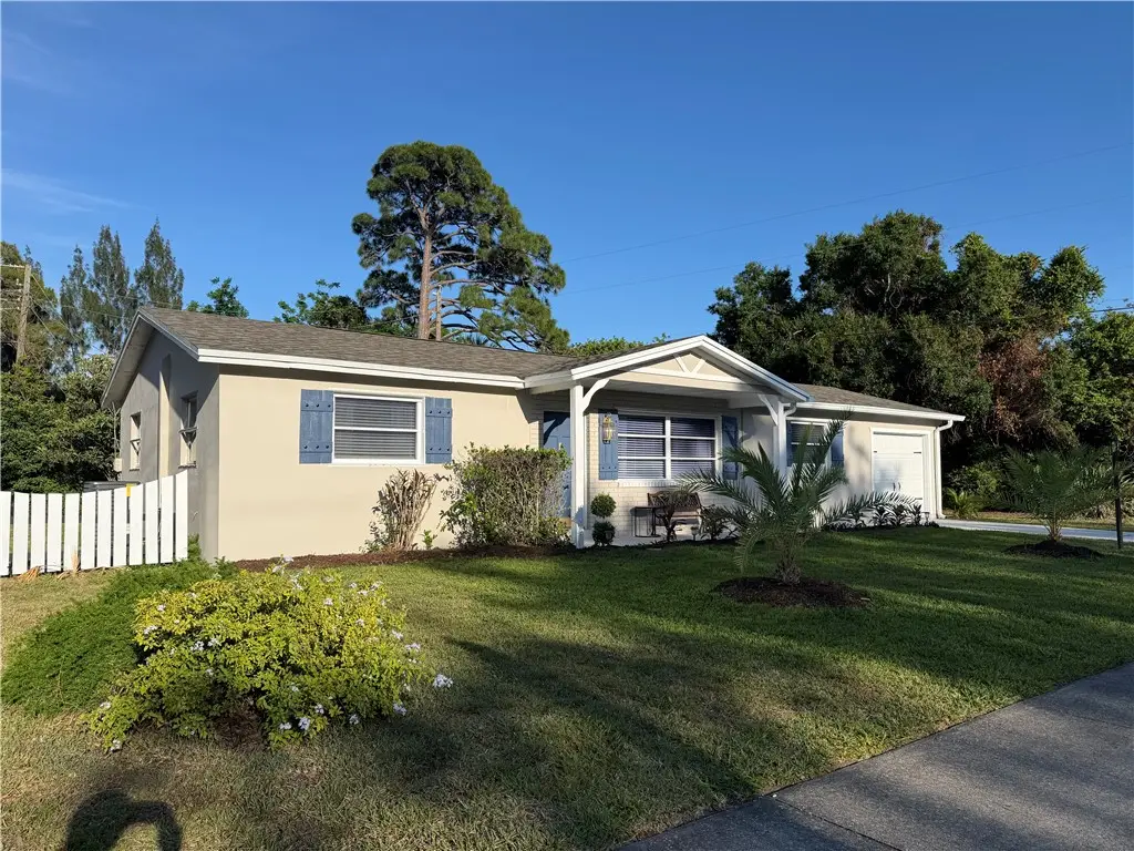 310 20th Avenue Sw, Vero Beach, FL 32962 - #1